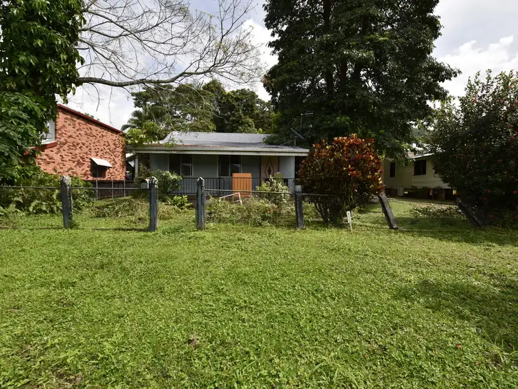 11 Blackman Street, Tully QLD 4854