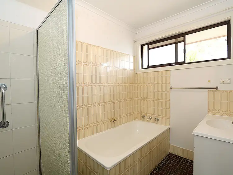 Fifth view of Homely unit listing, Unit 2/14 Wiradjuri Crescent, Wagga Wagga NSW 2650