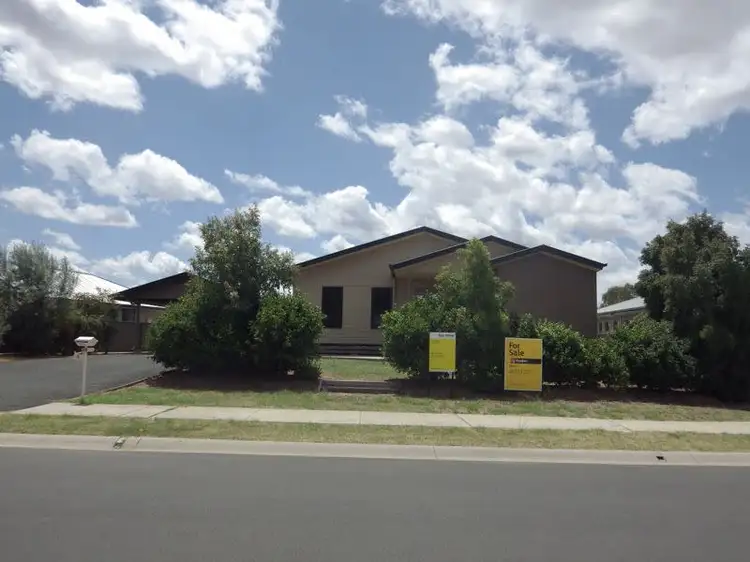 6 Lockyer Crescent, Roma QLD 4455