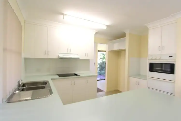 Fourth view of Homely house listing, 2 Peggy Court, Emerald QLD 4720