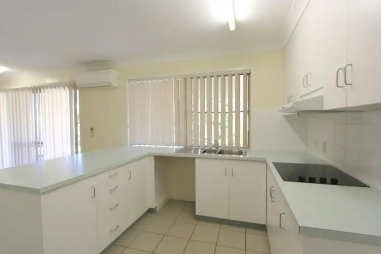 Fifth view of Homely house listing, 2 Peggy Court, Emerald QLD 4720