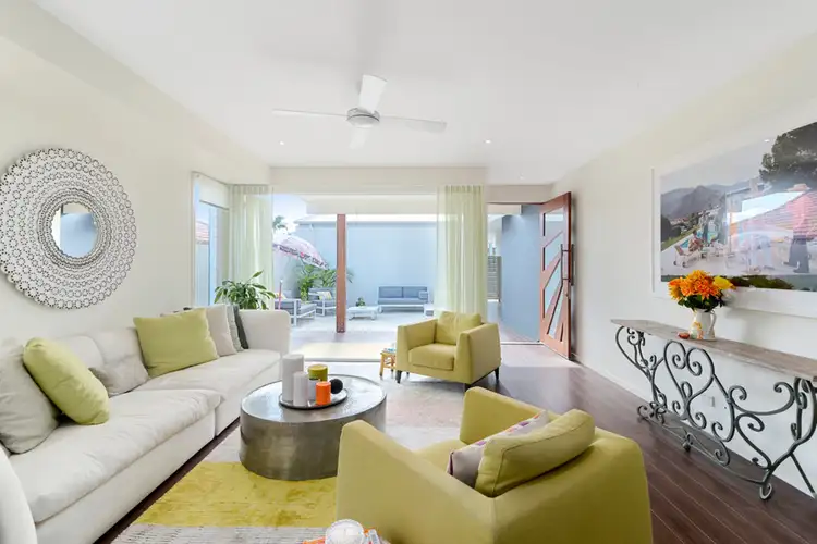 2/40 Third Avenue, Palm Beach QLD 4221