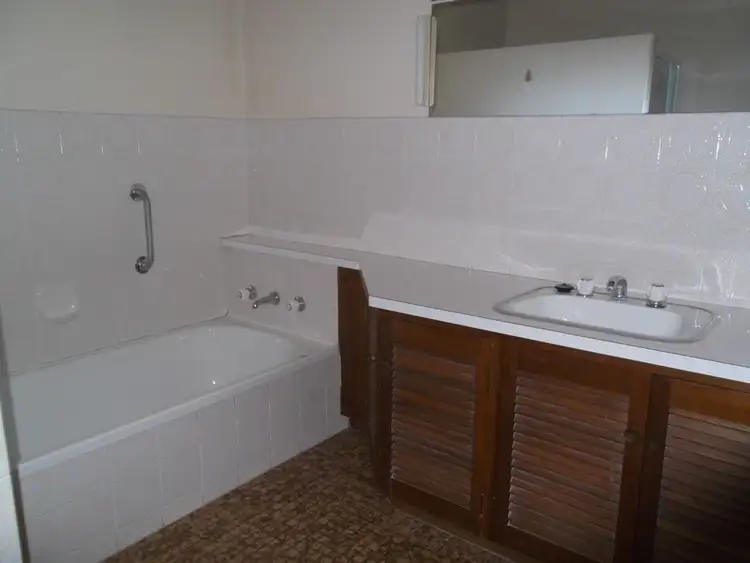 Fifth view of Homely house listing, 16 Werril Street, Swan Hill VIC 3585