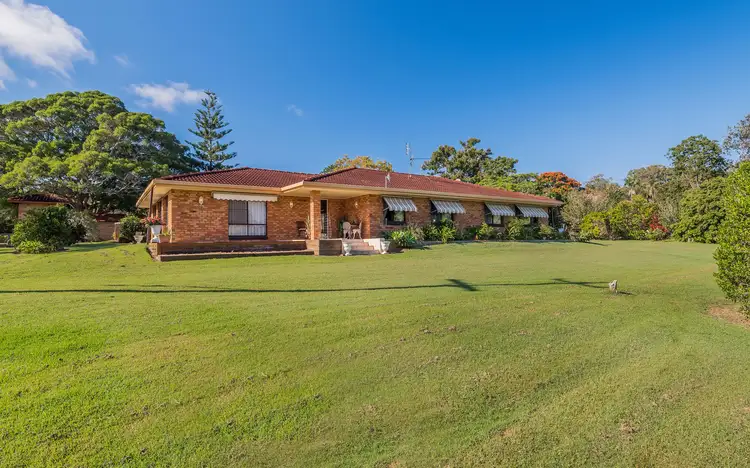 105 Golf Links Rd, Woodford Island NSW 2463