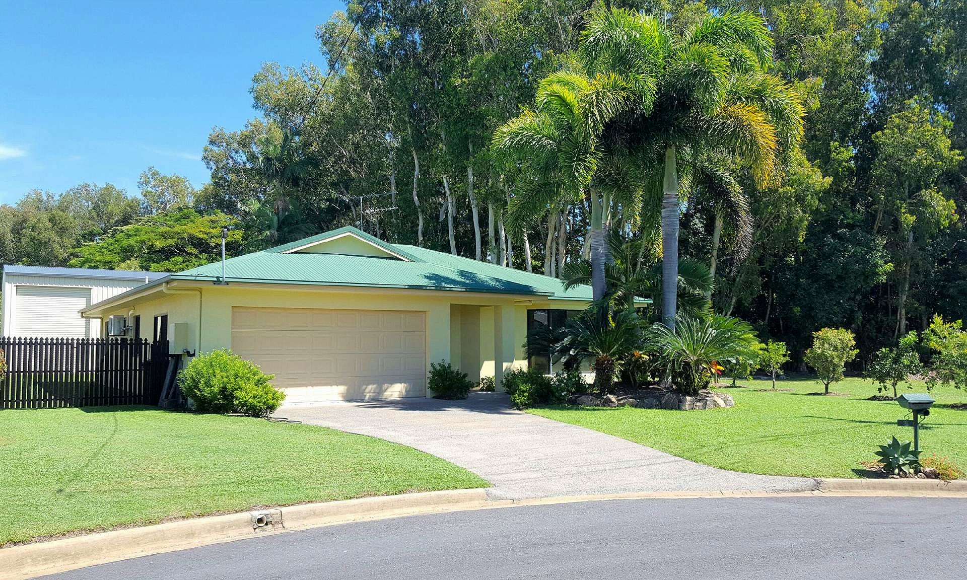 3 Acacia Close, Tully Heads QLD 4854