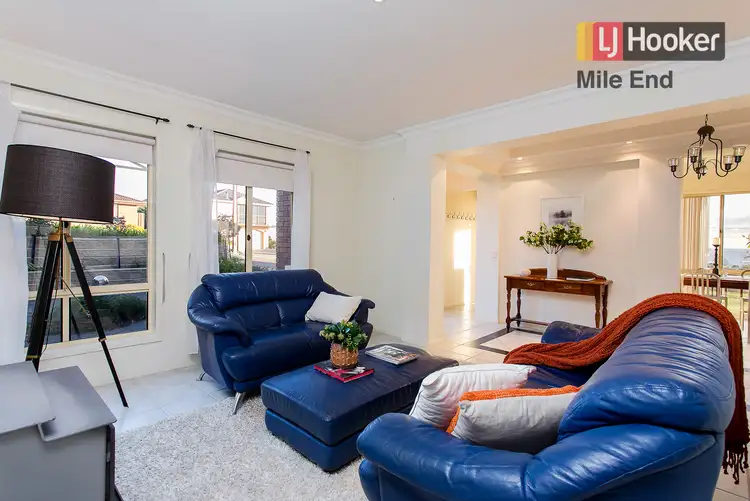 Fifth view of Homely house listing, 2 Moora Street, Hallett Cove SA 5158