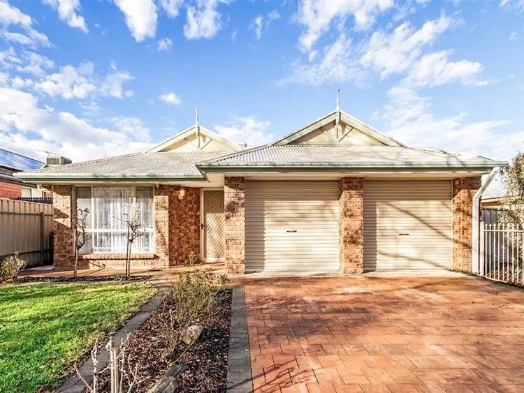 4 Sunderland Crescent, Seaford SA 5169