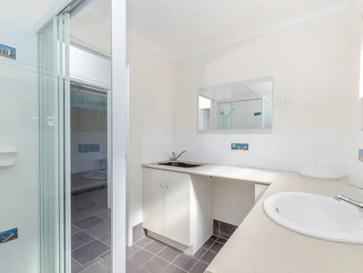 Fourth view of Homely apartment listing, 6/8 Roseberry Street, Gladstone Central QLD 4680
