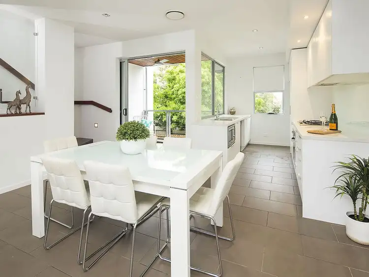 Main view of Homely townhouse listing, 3/91 Mildmay Street, Fairfield QLD 4103