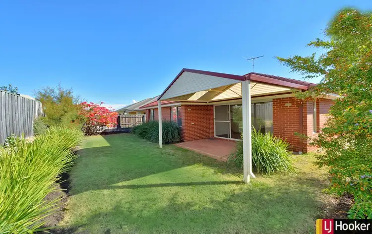 8 Honeymyrtle Grange, Halls Head WA 6210