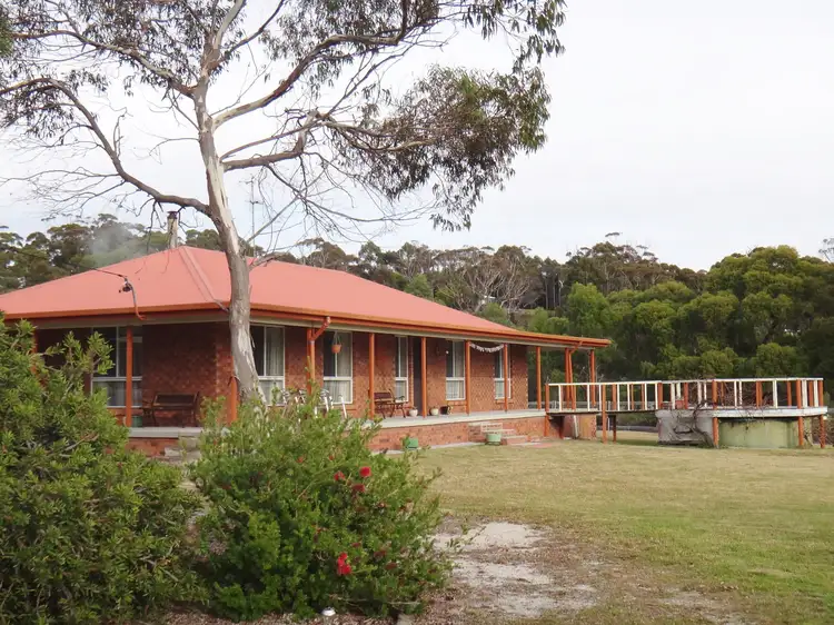 10 Cray Court, Binalong Bay TAS 7216