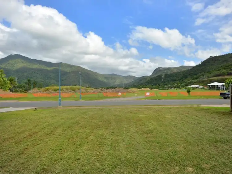 28 Aroona Street, Caravonica QLD 4878