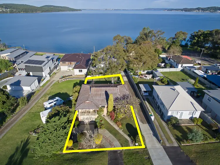 20a Wattle Street, Bolton Point NSW 2283