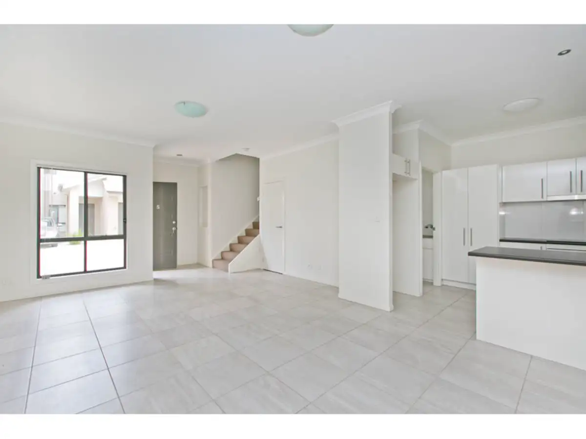 Main view of Homely townhouse listing, 8/9 Michelle Court, Cleveland QLD 4163
