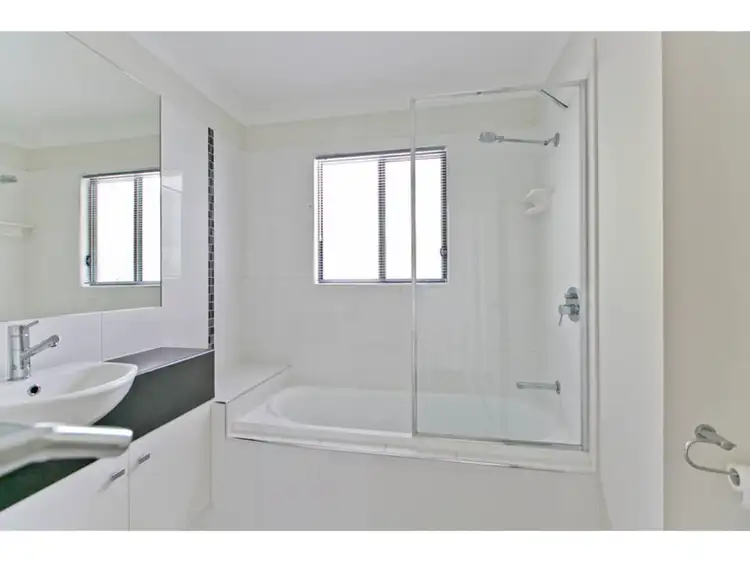 Sixth view of Homely townhouse listing, 8/9 Michelle Court, Cleveland QLD 4163