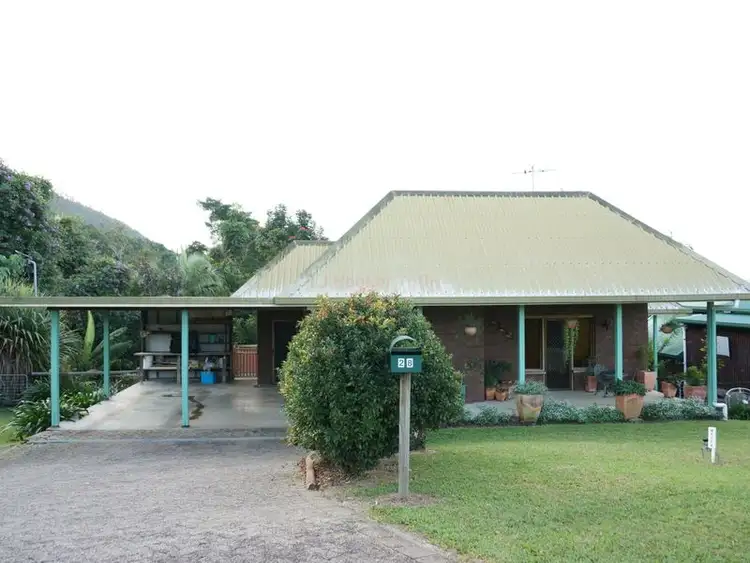 28 Hyatt Street, Tully QLD 4854