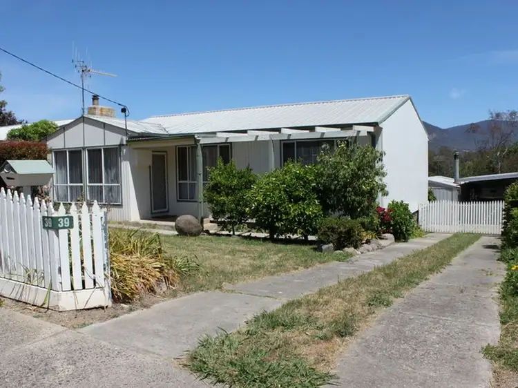 39 Centre Avenue, Eildon VIC 3713
