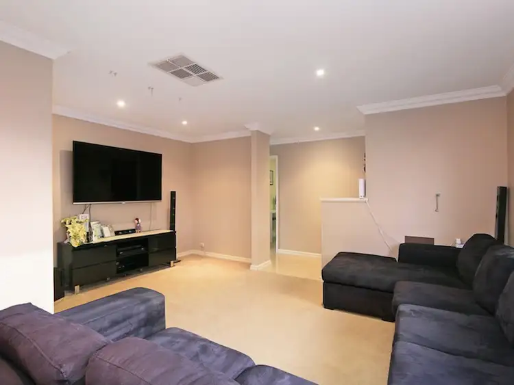 5 Denham Way, Thornlie WA 6108