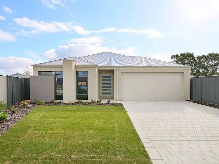 11 Jindabyne Street, Hilbert WA 6112