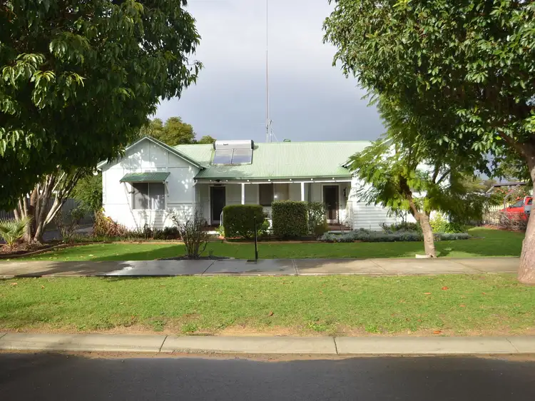 1 Sir James Avenue, Harvey WA 6220