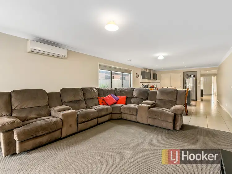 Sixth view of Homely house listing, 2 Beagle Street, Cranbourne East VIC 3977