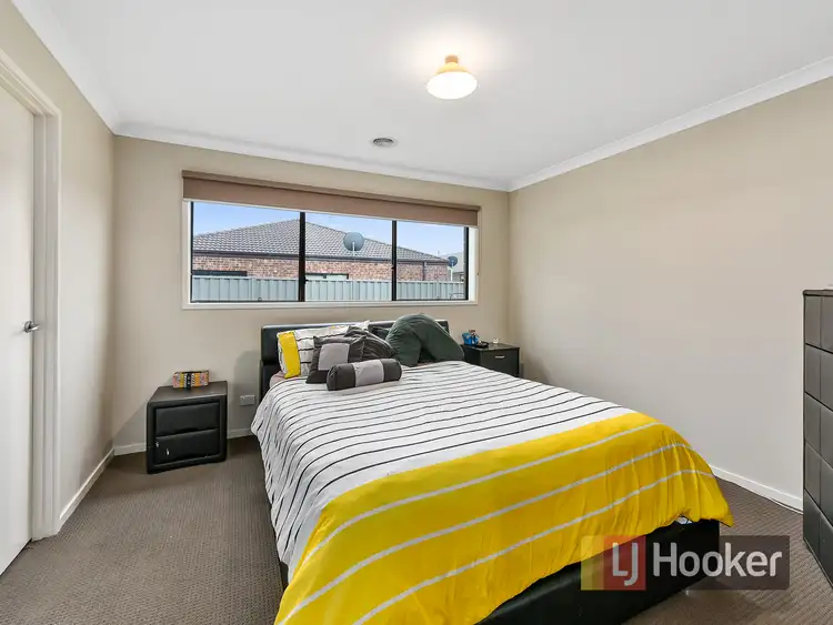 Seventh view of Homely house listing, 2 Beagle Street, Cranbourne East VIC 3977