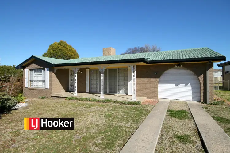 8 Sequoia Place, Inverell NSW 2360