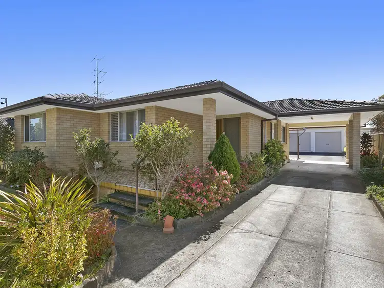 18 Belbowrie Street, Canton Beach NSW 2263