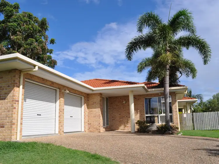 8 Fairbairn Place, Clinton QLD 4680