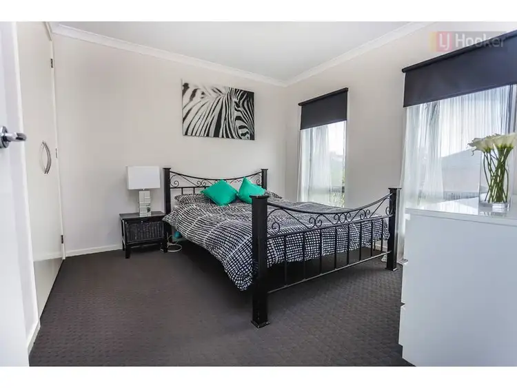 Fifth view of Homely house listing, 18 Black Wattle Road, Craigieburn VIC 3064