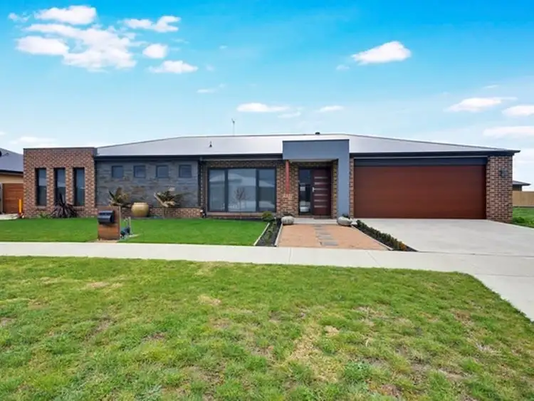 Main view of Homely house listing, 11 Cambridge Way, Traralgon VIC 3844