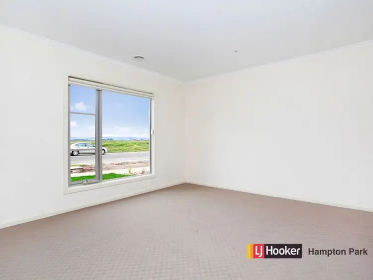 Fifth view of Homely house listing, 265 Fiorelli Boulevard, Cranbourne East VIC 3977