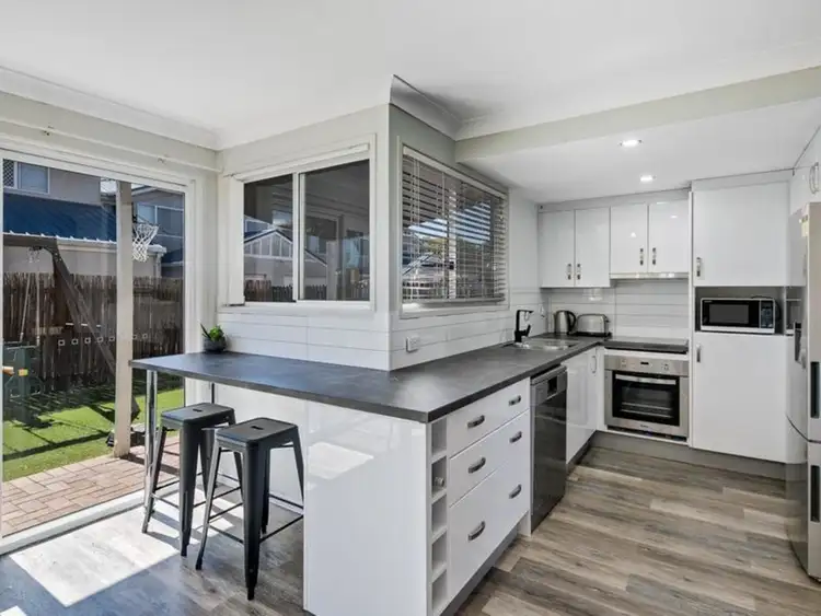 Third view of Homely townhouse listing, 27/188 Thorneside Road, Thorneside QLD 4158