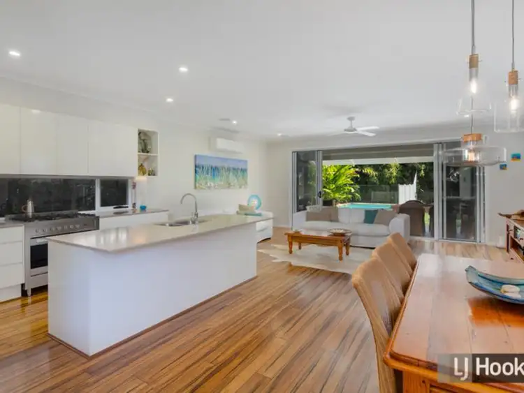 Second view of Homely house listing, 8 Cleveland Terrace, Ormiston QLD 4160