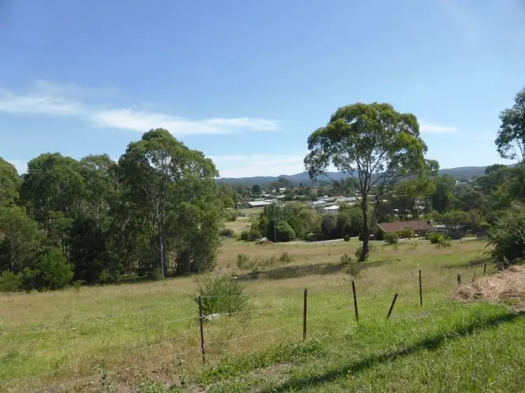 27 Lagoon Street, Moruya NSW 2537