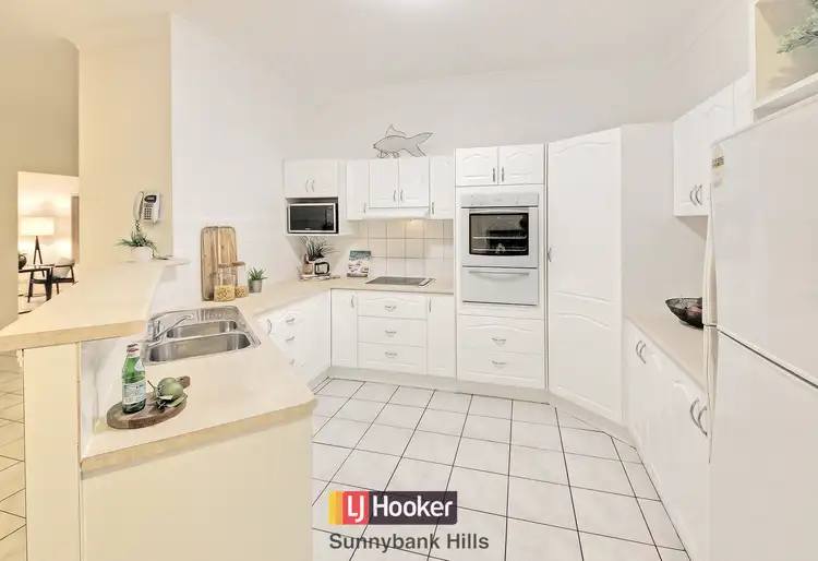 Third view of Homely house listing, 5 Silverdell Crescent, Parkinson QLD 4115