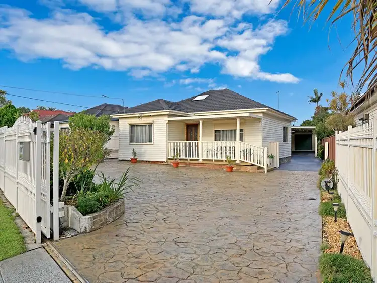 78 Warren Rd, Woodpark NSW 2164