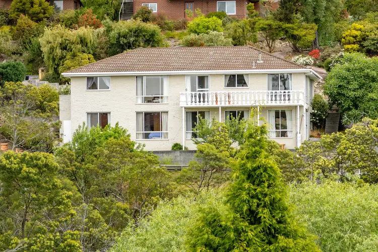 7 Sunvale Avenue, Sandy Bay TAS 7005