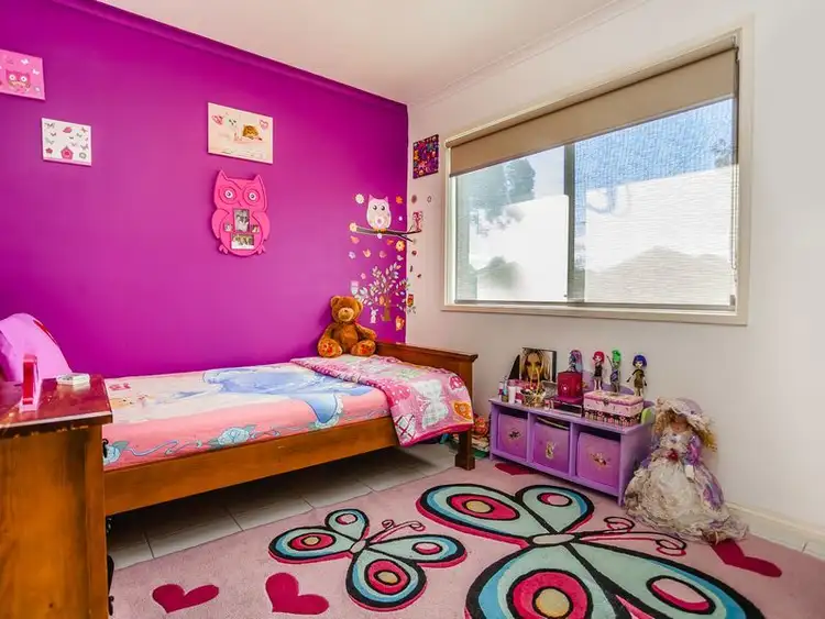 Seventh view of Homely house listing, 5 Allendale Court, Meadow Heights VIC 3048