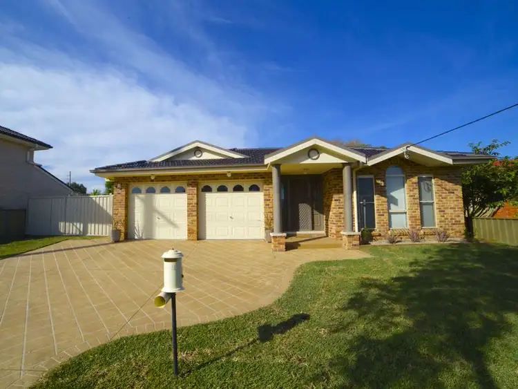 2 Canberra Ave, Casula NSW 2170