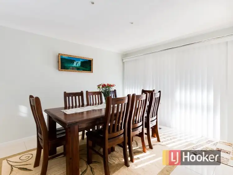Fifth view of Homely house listing, 27 William Perry Close, Endeavour Hills VIC 3802