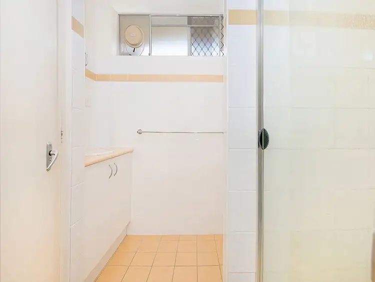 Fourth view of Homely unit listing, 2/34 York Street, Coorparoo QLD 4151