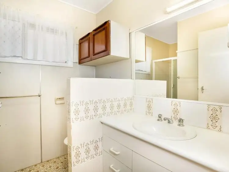 Sixth view of Homely semi-detached listing, 2/20 Twenty Sixth Avenue, Palm Beach QLD 4221