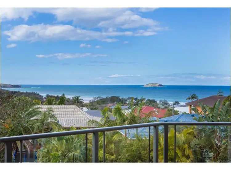 25 Dammerel Crescent, Emerald Beach NSW 2456