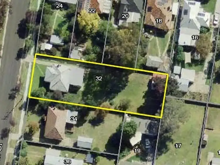 32 Esrom Street, West Bathurst NSW 2795