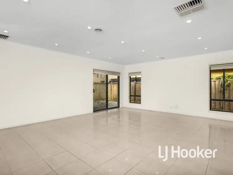 Fourth view of Homely house listing, 160 Sanctuary Lakes South Boulevard, Sanctuary Lakes VIC 3030