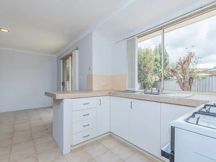 4/12 Firetail Place, Kenwick WA 6107