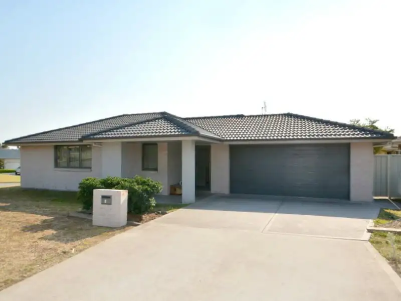 Main view of Homely villa listing, 1/159 Gardner Circuit, Singleton Heights NSW 2330