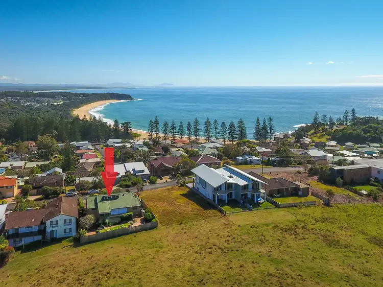 34 High Street, Black Head NSW 2430