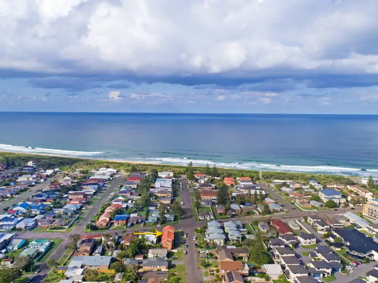 Main view of Homely townhouse listing, 1/86 Hutton Road, The Entrance North NSW 2261